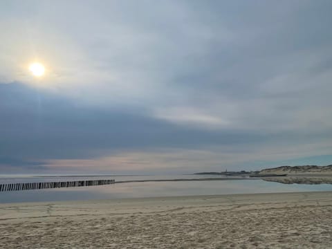 FACE MER PIEDS DANS L'EAU DUPLEX 4 Chambres 155 M2 8-12 personnes Apartment in Berck