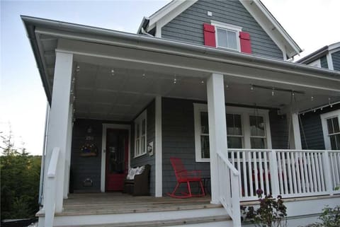 Property building, Facade/entrance, Balcony/Terrace