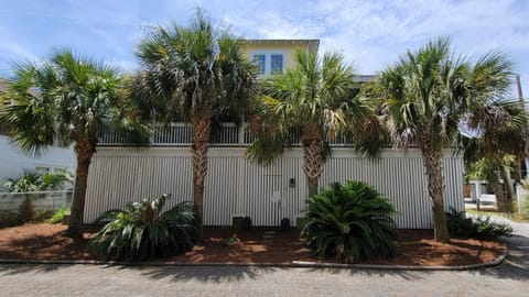 3 10th Place by Tybee Beach Vacation Rentals House in Tybee Island