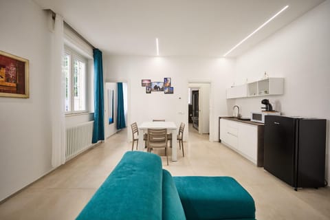 Kitchen or kitchenette, Living room, Dining area