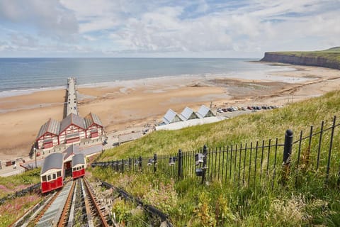 Sandside Beachfront Cottage Perfectly Saltburn House in Saltburn-by-the-Sea