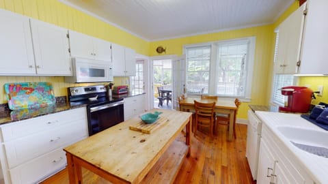 Old Magnolia House by Tybee Beach Vacation Rentals House in Tybee Island