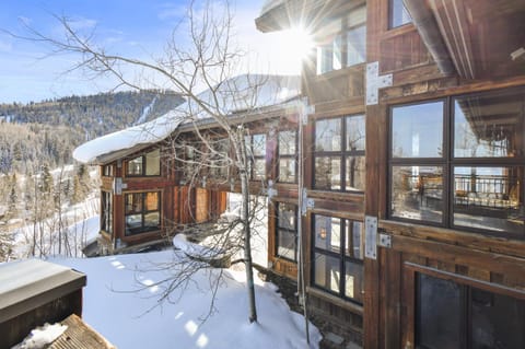 Ski in out Mountain Estate in The Colony w Hot Tub, Theater, Game Room House in Wasatch County