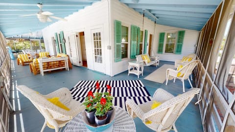 Twelve Palms Cottage by Tybee Beach Vacation Rentals House in Tybee Island