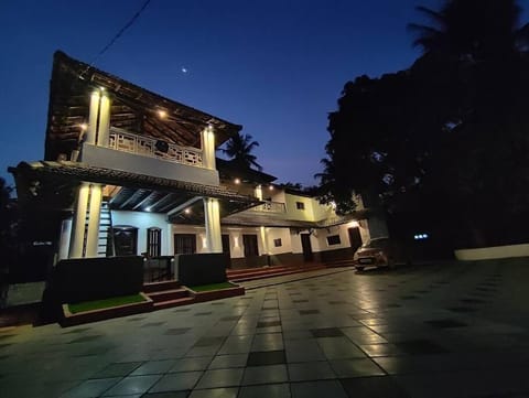 Sukūn Heritage -A traditional 4 Bedroom Vacation Villa Villa in Kerala