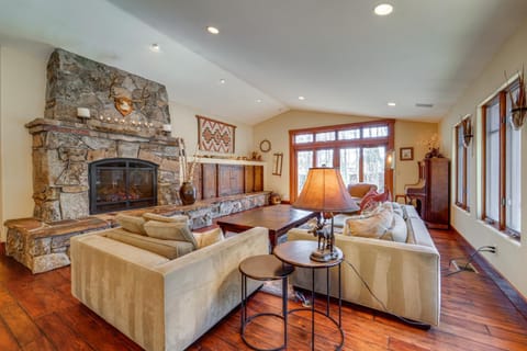 Stunning Truckee Home with Private Patio and Gas Grill Casa in Truckee