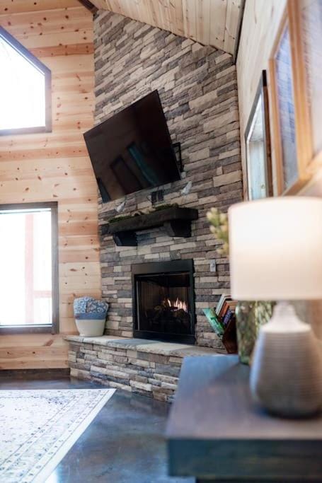The Secluded Reset Button Cabin Haus in Broken Bow