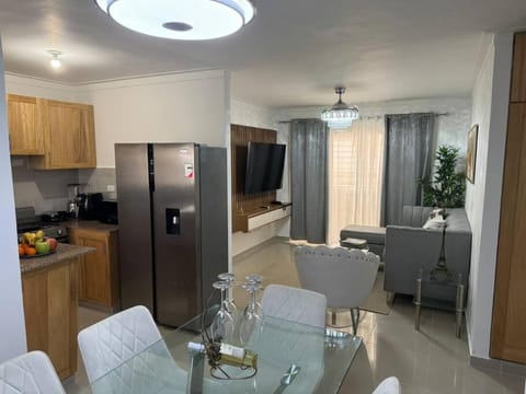 Apartamento nuevo con wi-Fi, gimnasio, parqueo Apartment in Distrito Nacional