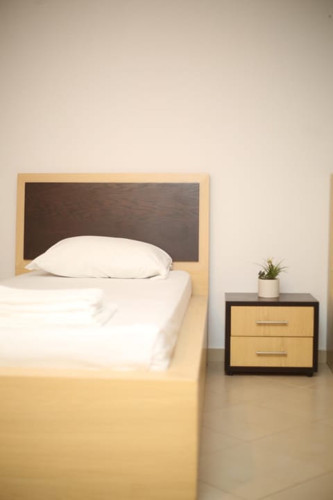 Bedroom, towels