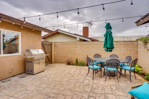 Idyllic Tustin Home with Private Patio and Grill House in North Tustin