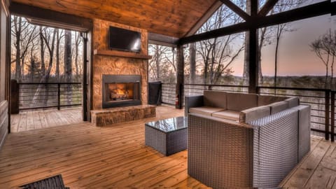 Star Creek Chalet Casa in Blue Ridge Lake