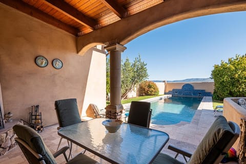Cottonwood Above it All- Private Pool! Dining & Wineries Nearby, Close to Sedona! House in Cottonwood