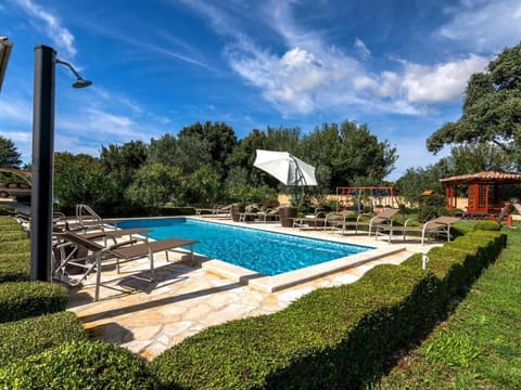 Villa Divina Comfortable holiday residence Chalet in Medulin