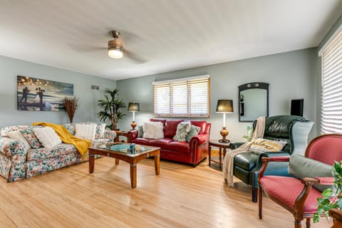 Pet-Friendly Lincoln Home 1 Mi to Gateway Mall House in Lincoln