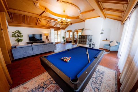 Billiard, Game Room, TV and multimedia, Evening entertainment, oven