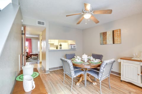 Convenient Harvey Apt - 12 Mi to French Quarter! Appartement in Harvey