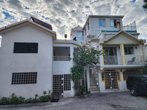 Super Two Bedroom Penthouse in Peguy-Ville Copropriété in Port-au-Prince