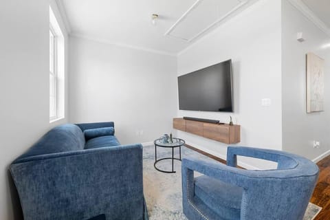 Big City Living: Elegant Apartment with NYC Vibes Condominio in Secaucus