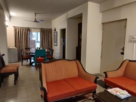 Lovely couple friendly guest house Bed and Breakfast in Kolkata