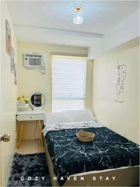 Bed, Kitchen or kitchenette, Photo of the whole room, Bedroom, hair dresser, air conditioner