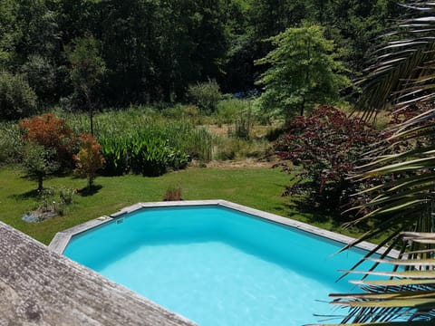 villa bois sur pilotis avec vue sur forêt Villa in Ondres