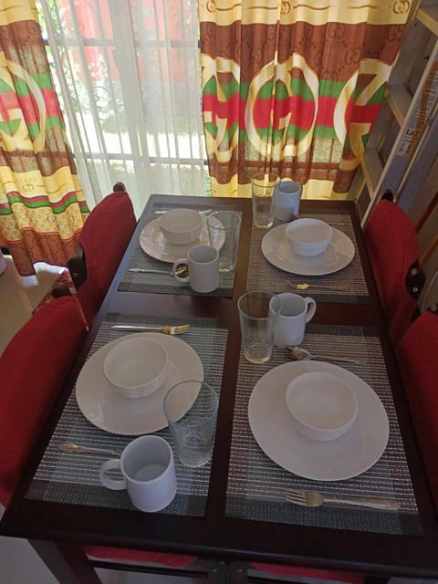 Espina's Residence Übernachtung mit Frühstück in Batangas