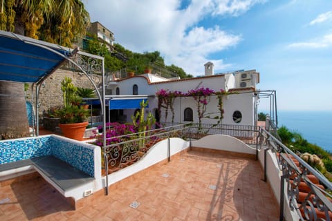 View (from property/room), Balcony/Terrace, Sea view