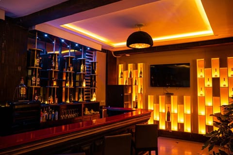 Restaurant/places to eat, Lounge or bar, Lounge or bar