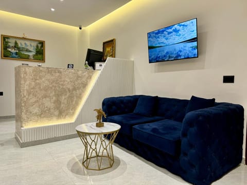 TV and multimedia, Living room, Lobby or reception, Seating area