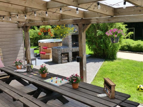 Patio, BBQ facilities