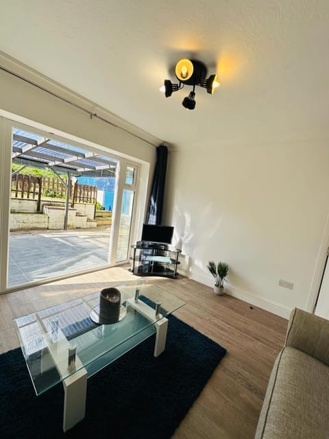 Deluxe Bungalow Apartment in Bournemouth