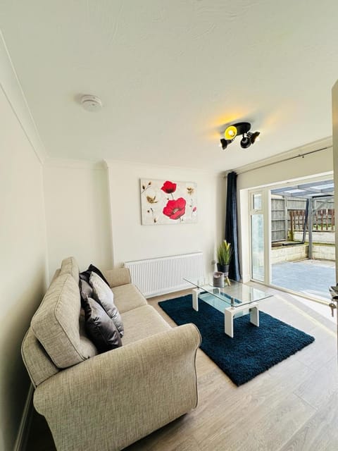 Deluxe Bungalow Apartment in Bournemouth