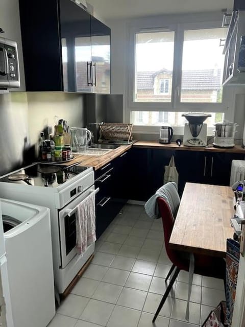 Kitchen or kitchenette, minibar, pet friendly, stove