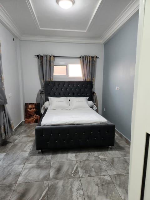 Magnifique appartement calme, propre, securise avec groupe electrogene et wifi Apartment in Douala