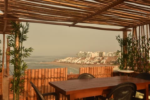 Patio, Restaurant/places to eat, Day, Natural landscape, View (from property/room), Balcony/Terrace, Banquet/Function facilities, Dining area, Sea view