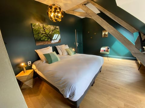 Bed, Bedroom