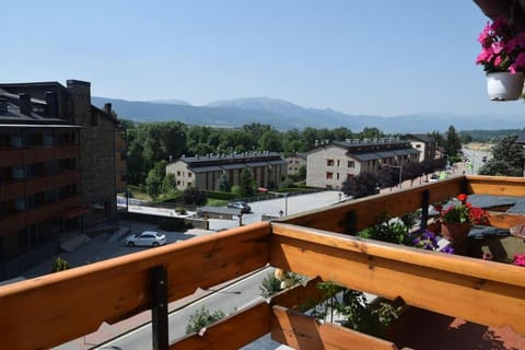 View (from property/room), Balcony/Terrace, Mountain view