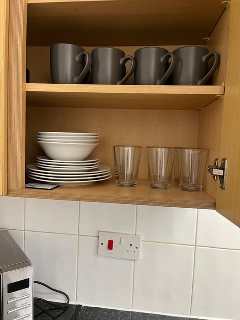 Kettering Service Accomodation 2BRH FreeParking Wifi Smart TV Tea & coffee Vacation rental in Kettering