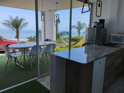 Hermosa propiedad con vista al mar House in Manabí Province