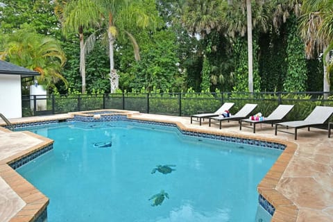 Cozy home with big pool in Wellington! House in Royal Palm Beach