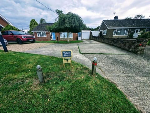 Property building, Street view, Location, Parking