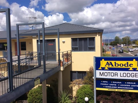 Facade/entrance, Bird's eye view, Area and facilities