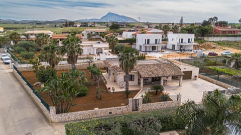 Property building, Day, Neighbourhood, Bird's eye view, Mountain view