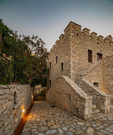 Facade/entrance, Summer, Garden, On site, Sunset