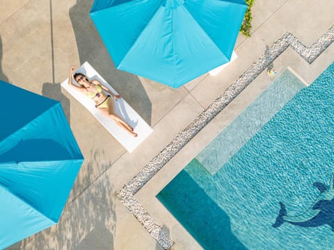 Day, People, Pool view, Swimming pool, sunbed