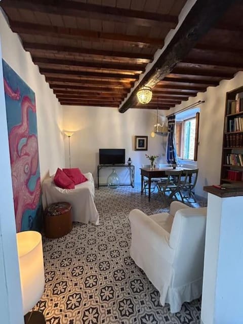 La dolce casa del polpo rosa House in Campiglia Marittima