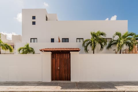 Property building, Street view