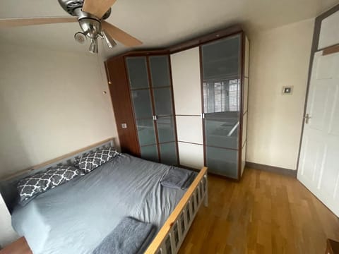 Bed, Bedroom, wardrobe