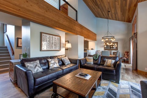 Contemporary Luxury Townhome, Central Location & Outdoor Recreation! Deer Valley Lake Retreat House in Park City