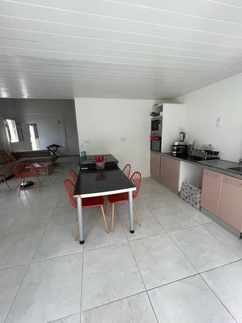 Kitchen or kitchenette, Living room, Dining area